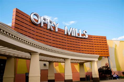 Opry mills mall nashville - Jan 17, 2024 · Opry Mills Mall, a super-regional shopping mall in Nashville, Tennessee, is a testament to modern retail and entertainment. Officially opened on May 12, 2000, by the Mills Corporation, it replaced the iconic Opryland Themepark. 
